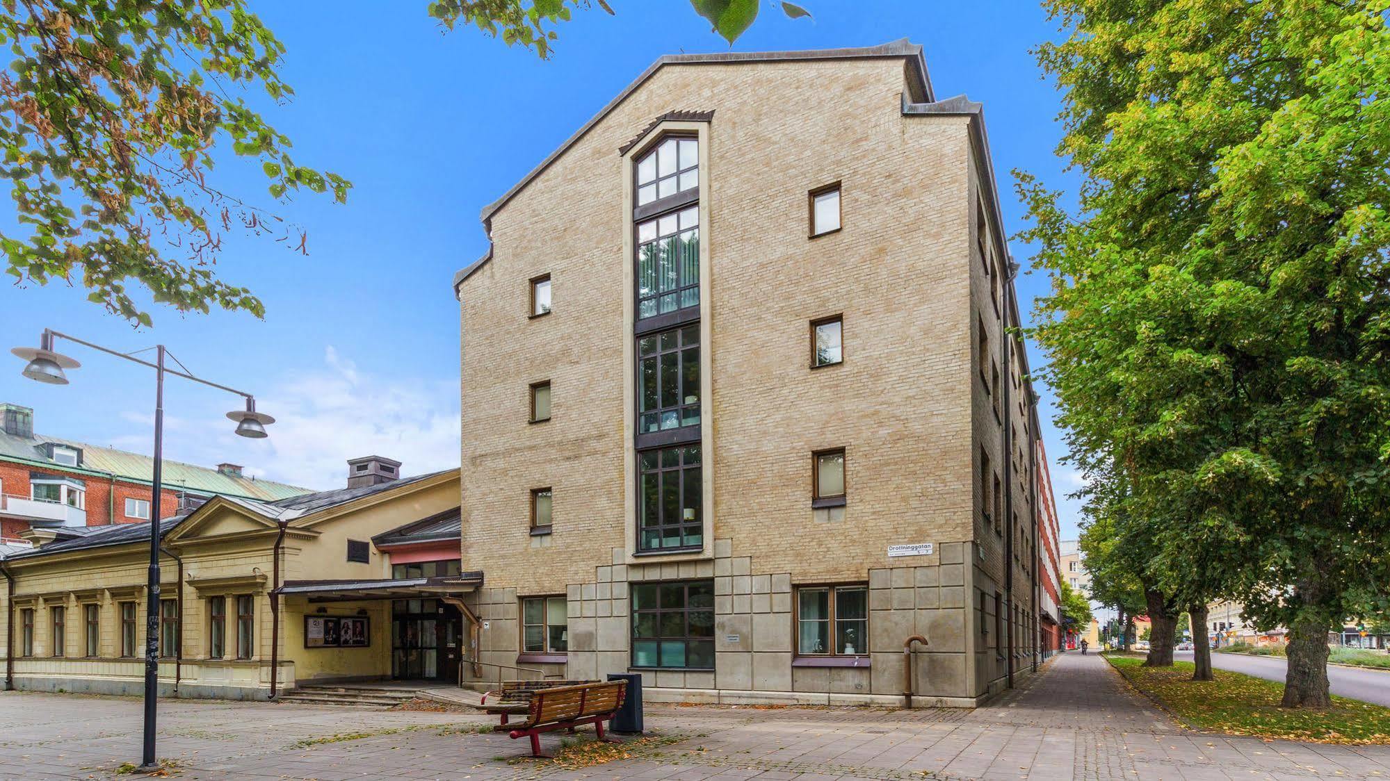 Pensionat City Gavle Bagian luar foto