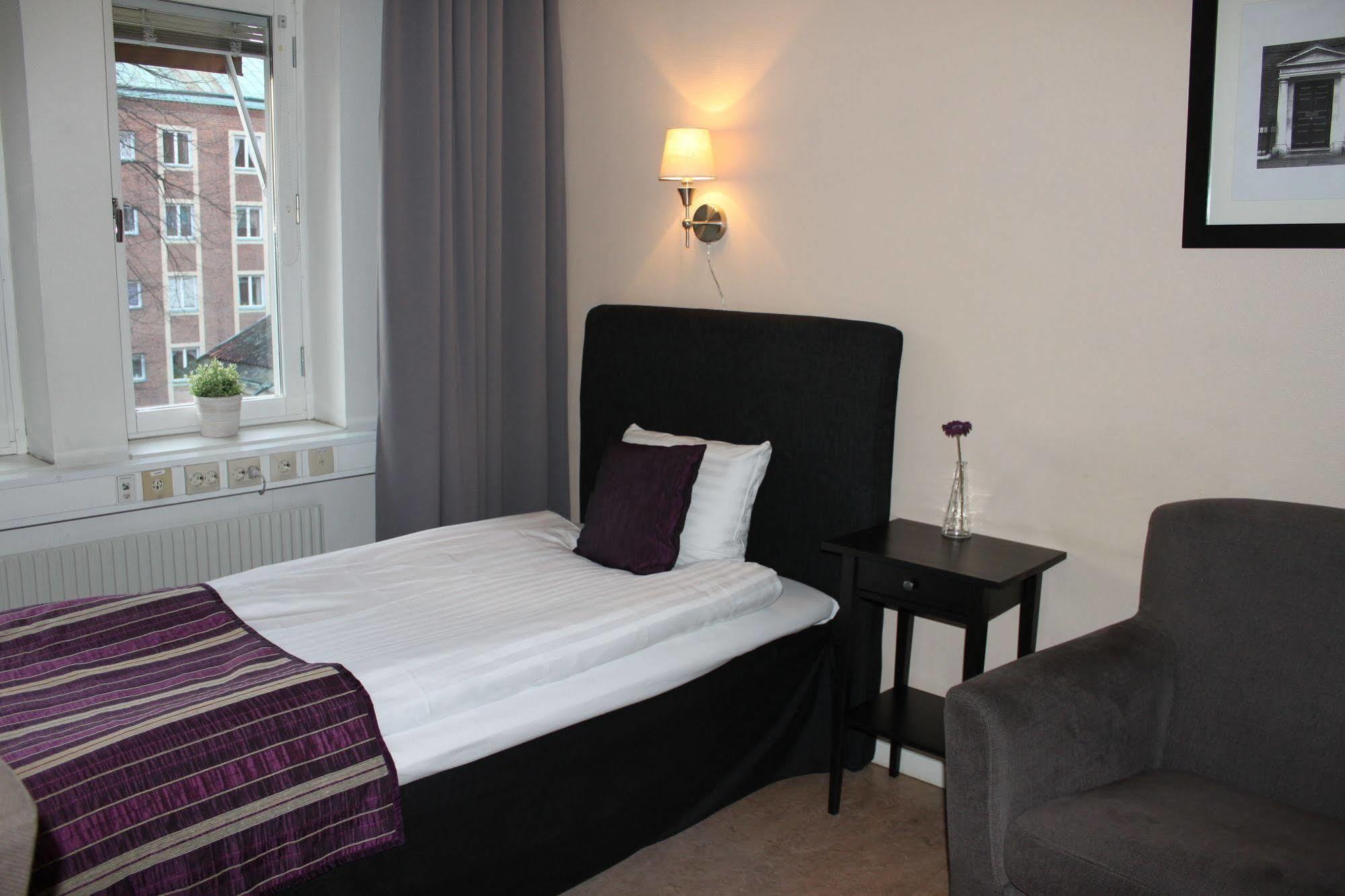 Pensionat City Gavle Bagian luar foto