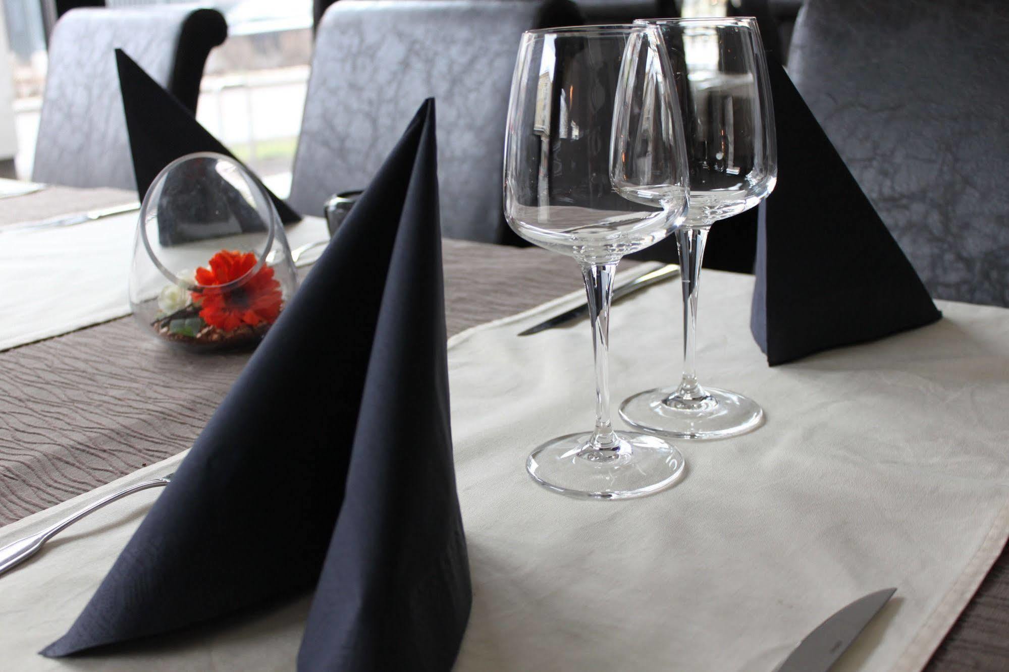 Pensionat City Gavle Bagian luar foto